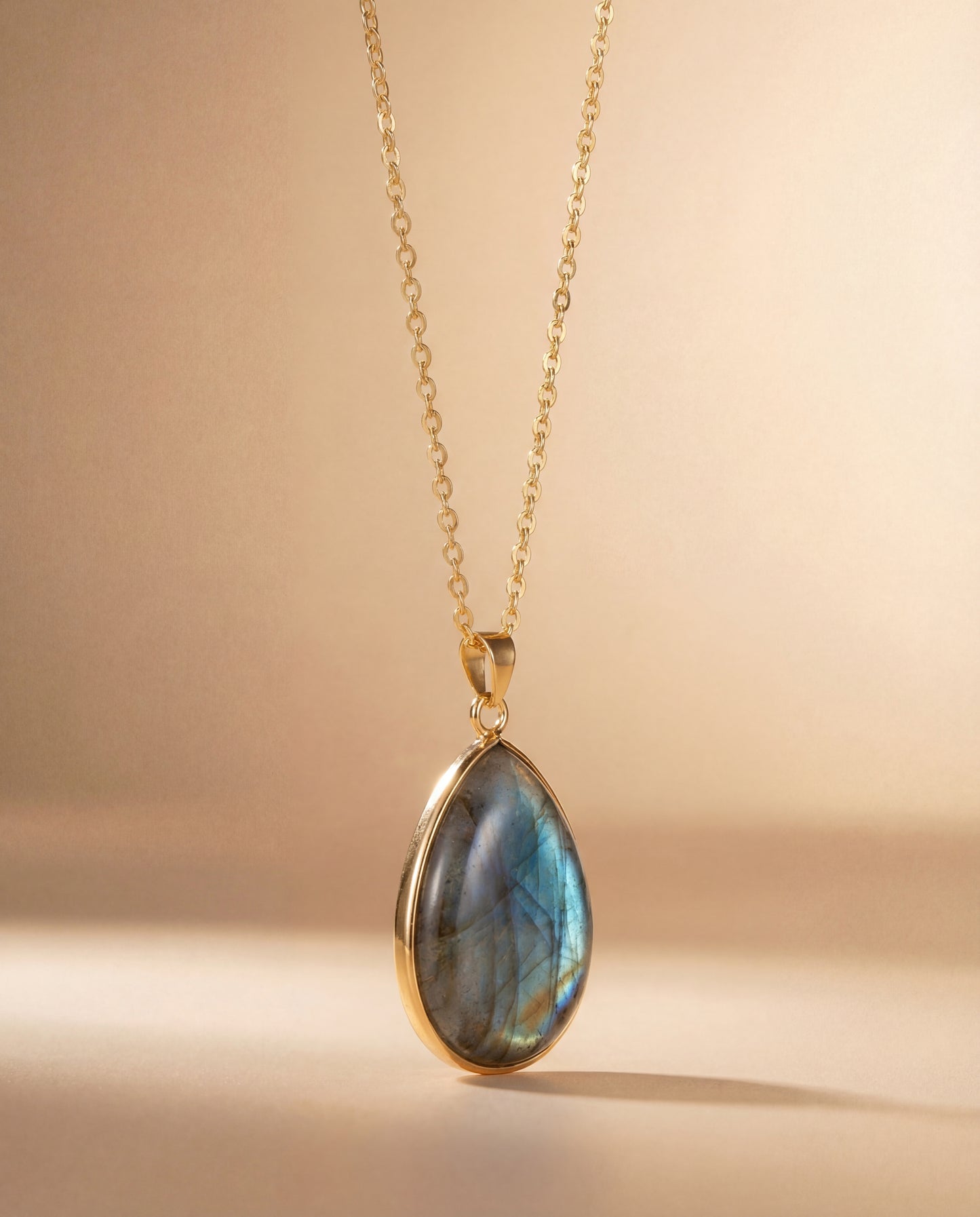 Alura™ Labradorite Transformation Necklace